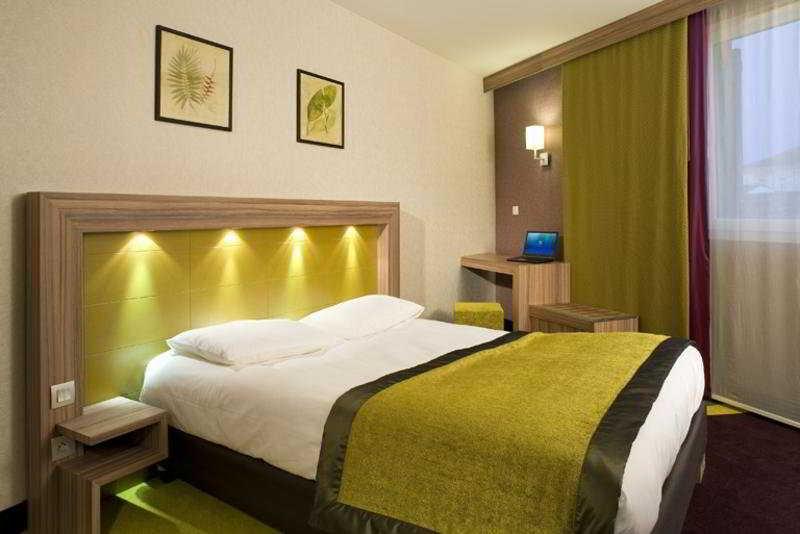Mercure Libourne Saint Emilion Esterno foto