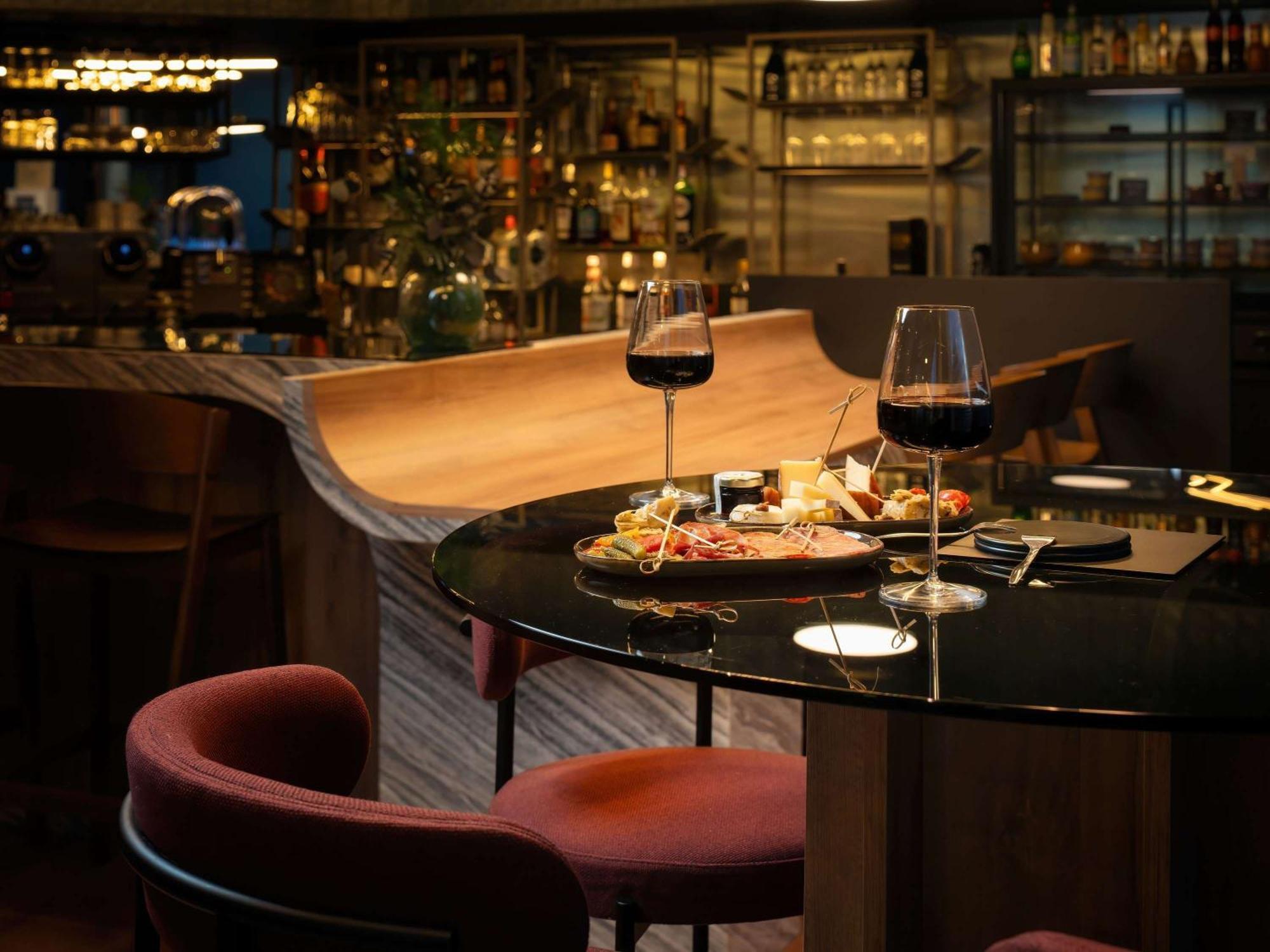 Mercure Libourne Saint Emilion Esterno foto